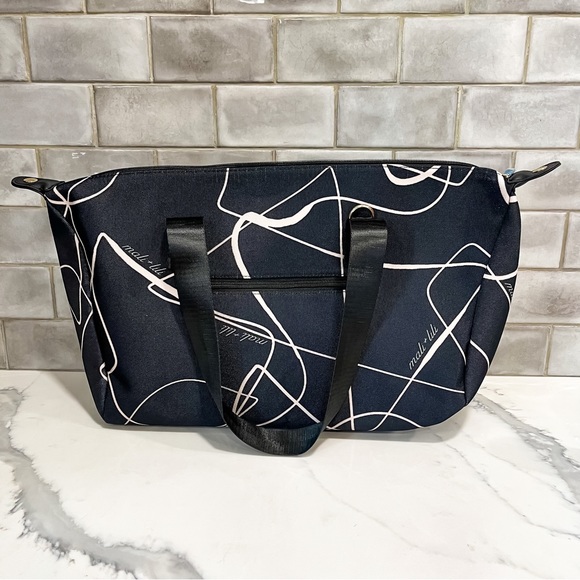 Mali & Lili Weekender Bag - Black w/ Cream Abstract Print - BRAND NEW - Picture 2 of 3